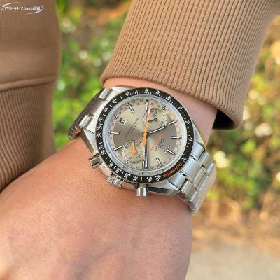 Omega Speedmaster 44.25MM Diameter Luminous Coating 9900 Movement Brown Dial Watch